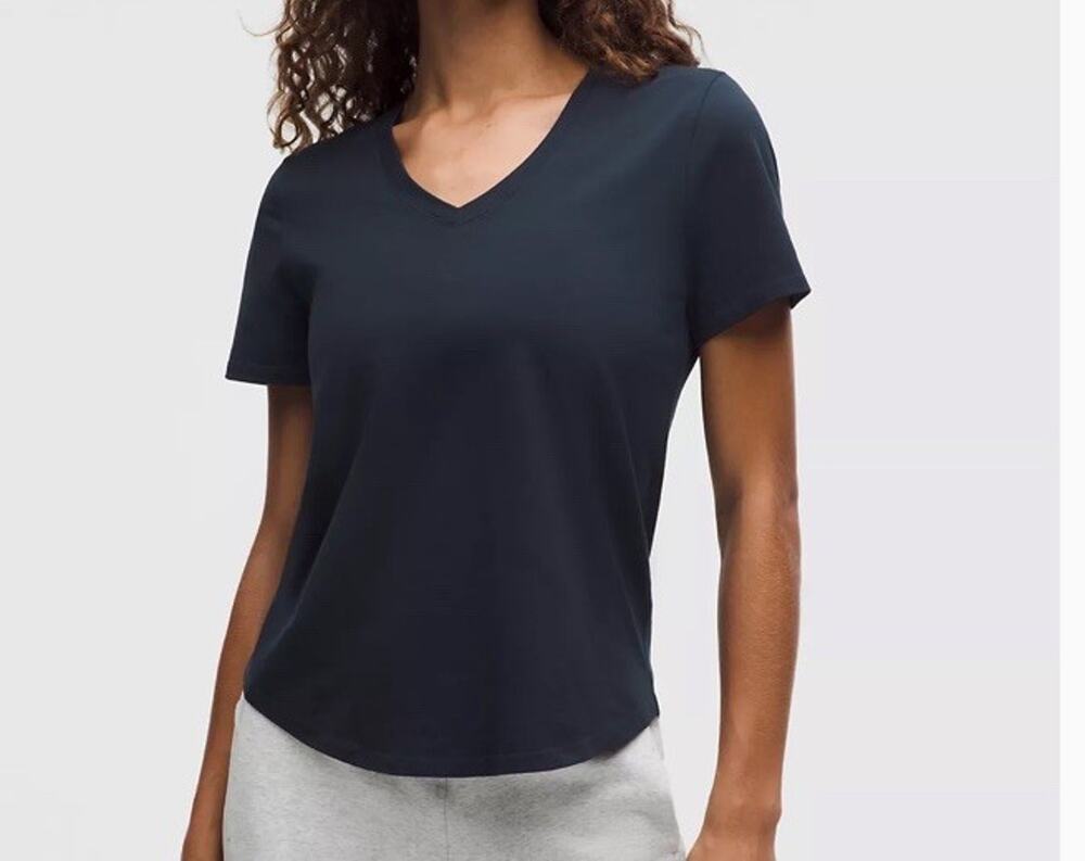 Lululemon Love Tee Athletic Tee Shirt V Neck Size 6 Black New